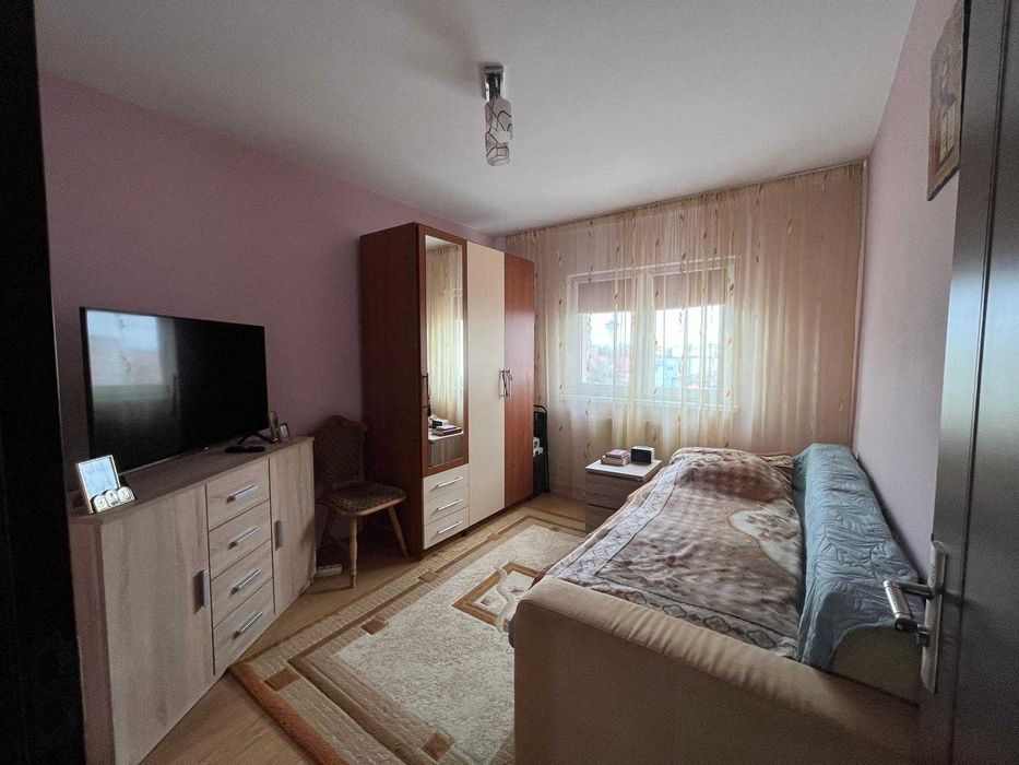Apartament cu 3 camere