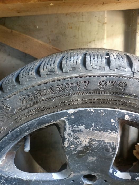 Продам шины,резина 1 штука с диском