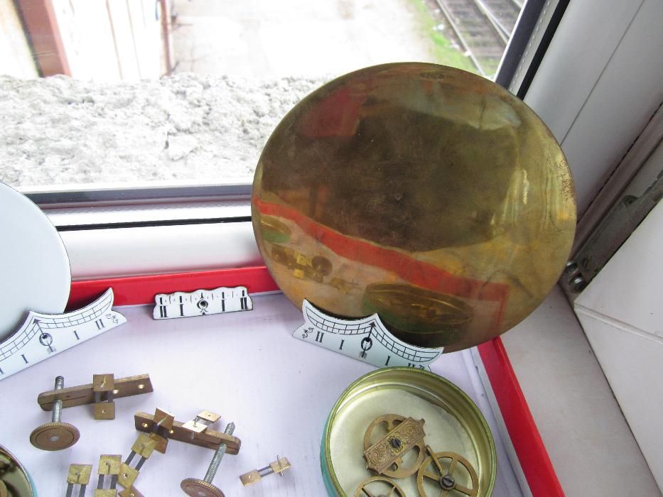 Piese pentru ceasuri de perete