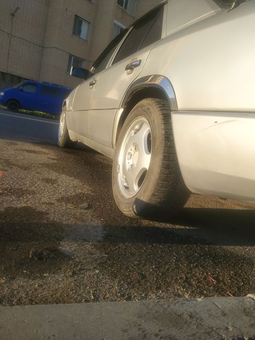 Продам легенду 90х Мерседес 124