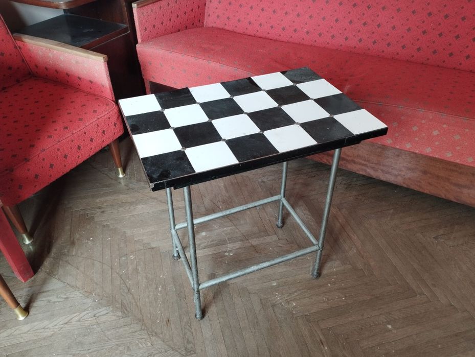 Măsuță din material  metalic