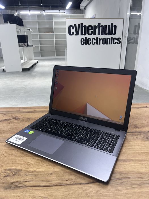 Ноутбук Asus X550C