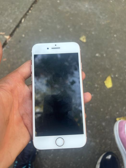 vand iphone 8 roz 256 gb