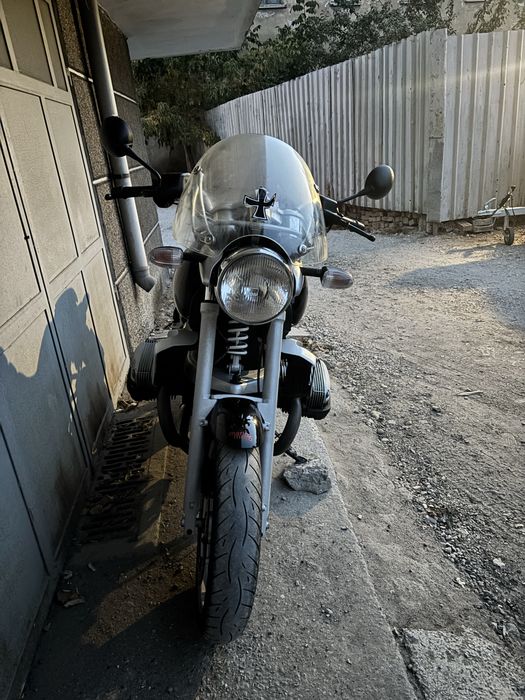 BMW R850r.