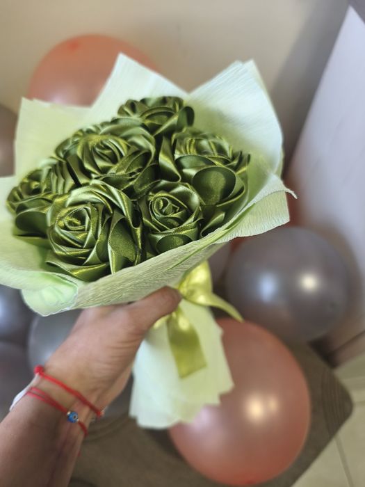 Ръчно изработен букет от рози,различни цветове