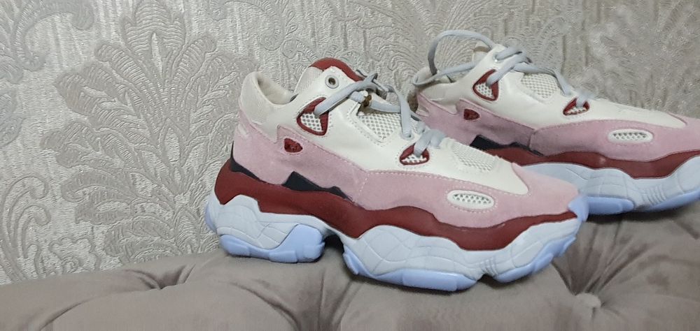 Adidasi Boss superbi dama 40