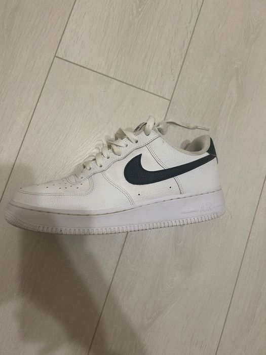 Vând adidasi nike air force 1