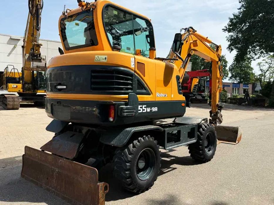Колесный экскаватор Hyundai 55W
