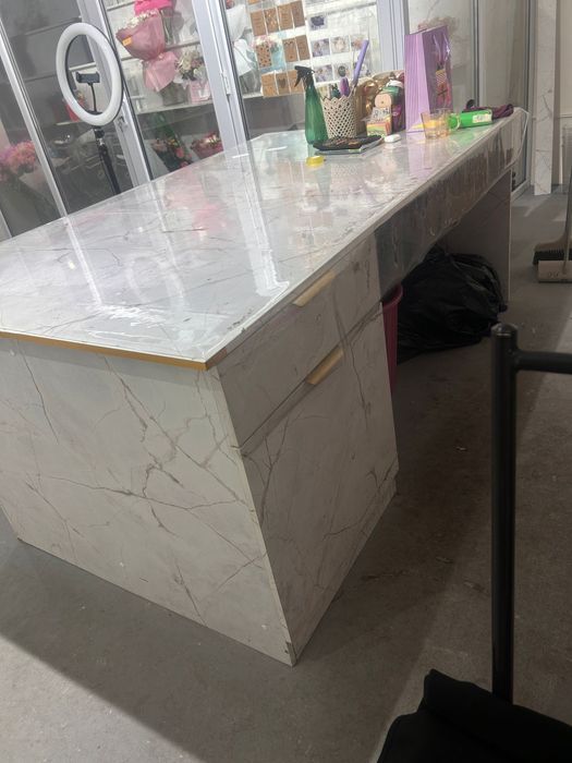 Мебель для цветочного магазина