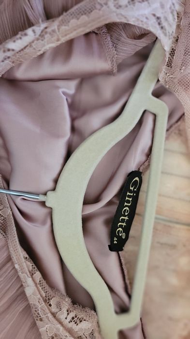 Rochie Ginette somon ,pudra,mărime 44