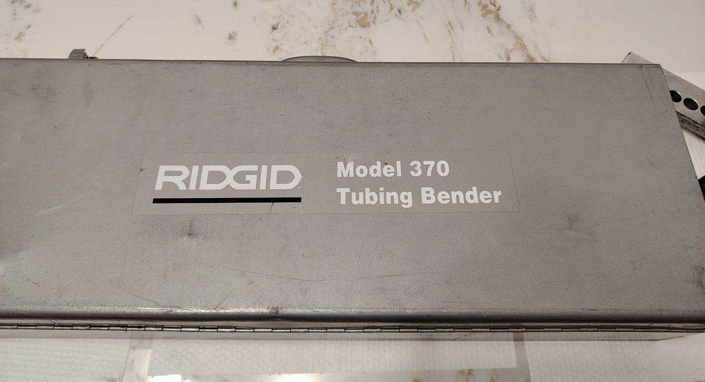Dispoztiv profesional Ridgid Model 370 pentru indoit tevi