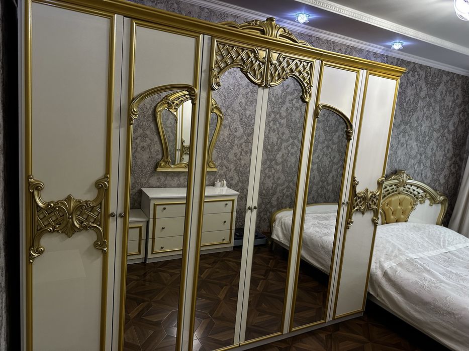 Продам спальный гарнитур