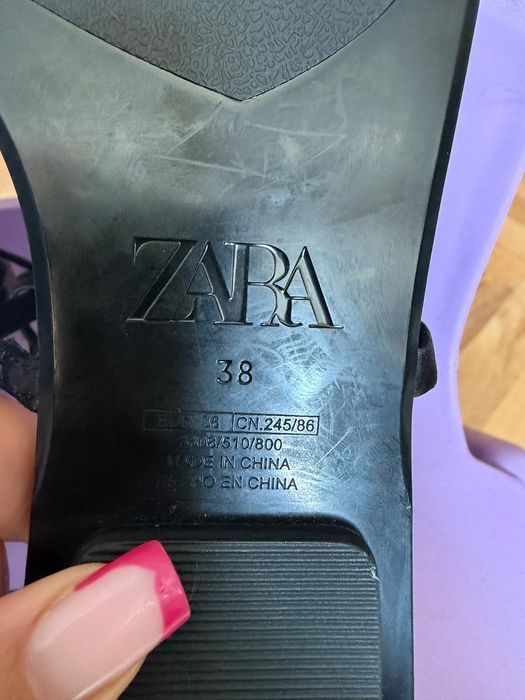 Ефектни дамски сандали Zara, размер 39(нови, с етикет)