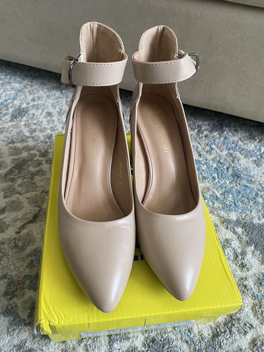 Продам туфли на каблуке