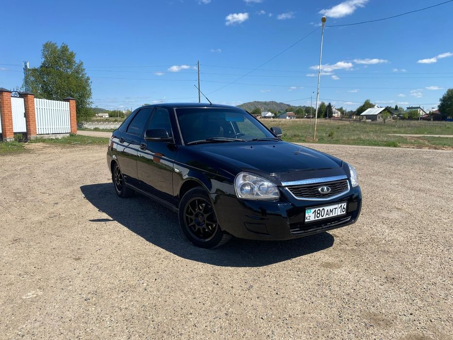 Продам приору 2012год.