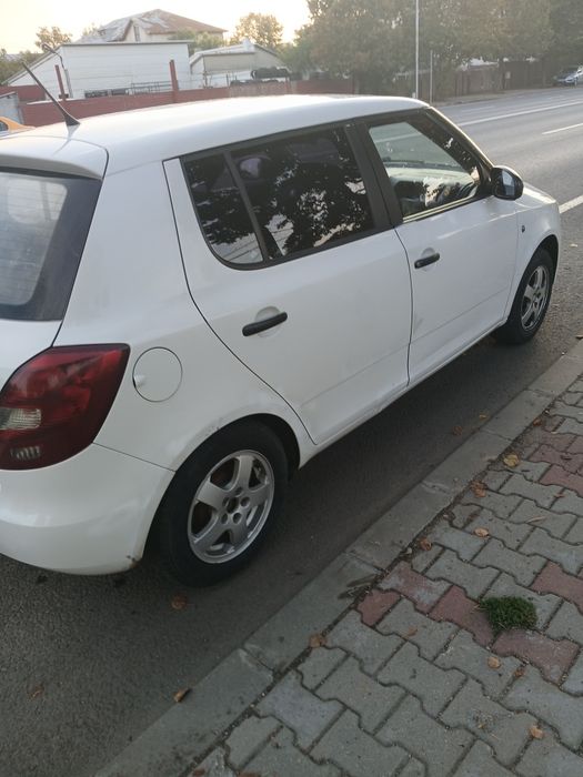 SKODA Fabia 2012 — imagine 5