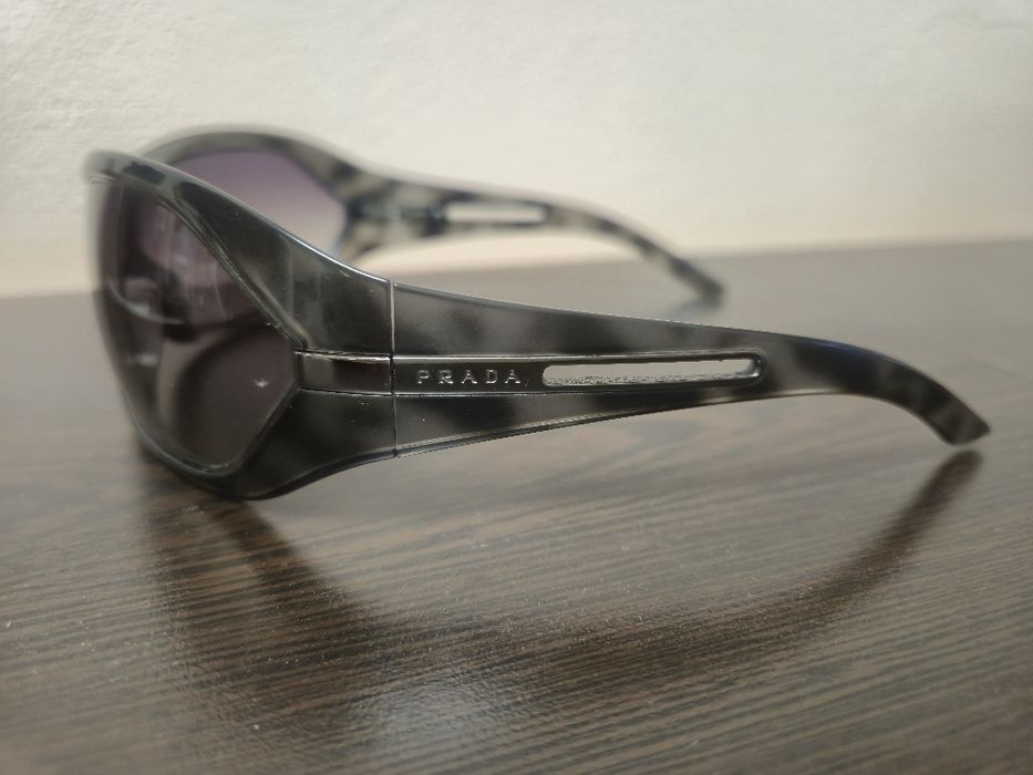 Слънчеви очила Prada