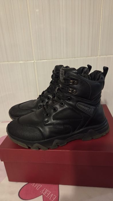 Продам сапожки на мальчика