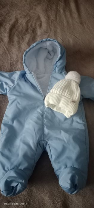 Продам демисезонный комбинезон с одеялом.