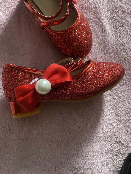 Продам туфельки на девочку