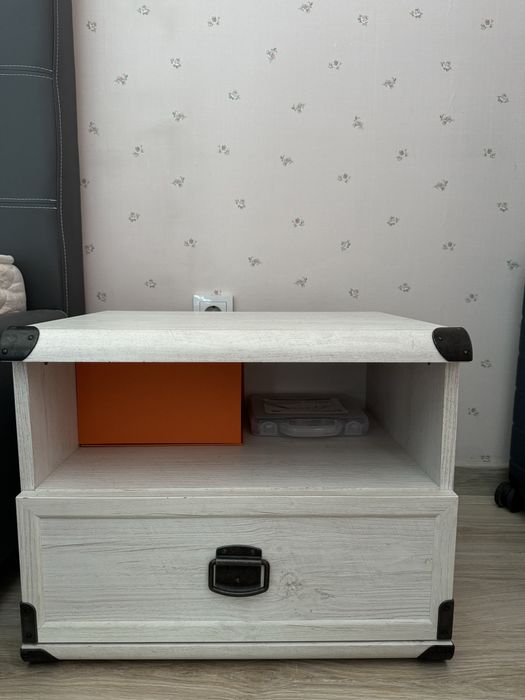 Продам шкаф, тумбу и стеллаж