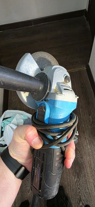 Болгарка электрическая