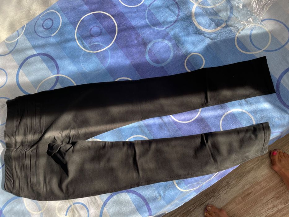 Черен панталон размер М на фирма Лимони