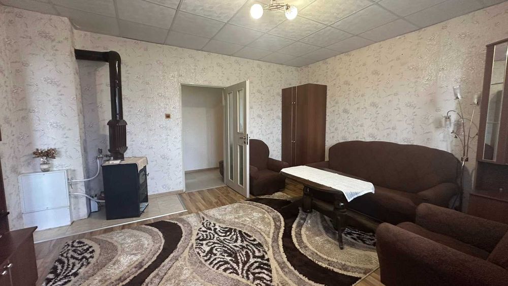 Дава се под наем Двустаен апартамент в Карлово - 64 кв.м за 300.9 € - Снимка #3