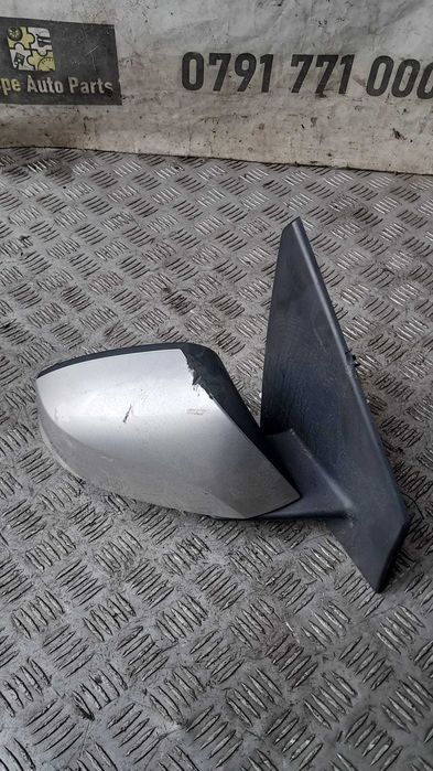 oglinda dreapta gri Renault Megane 3 an 2010