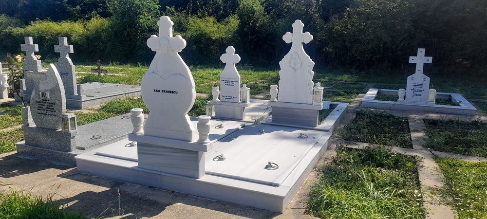 Vind monument funerar