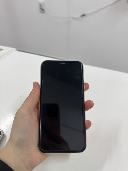 Продам айфон 11 б/у