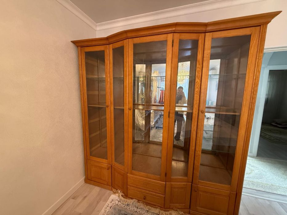 Горка для посуды, сервант