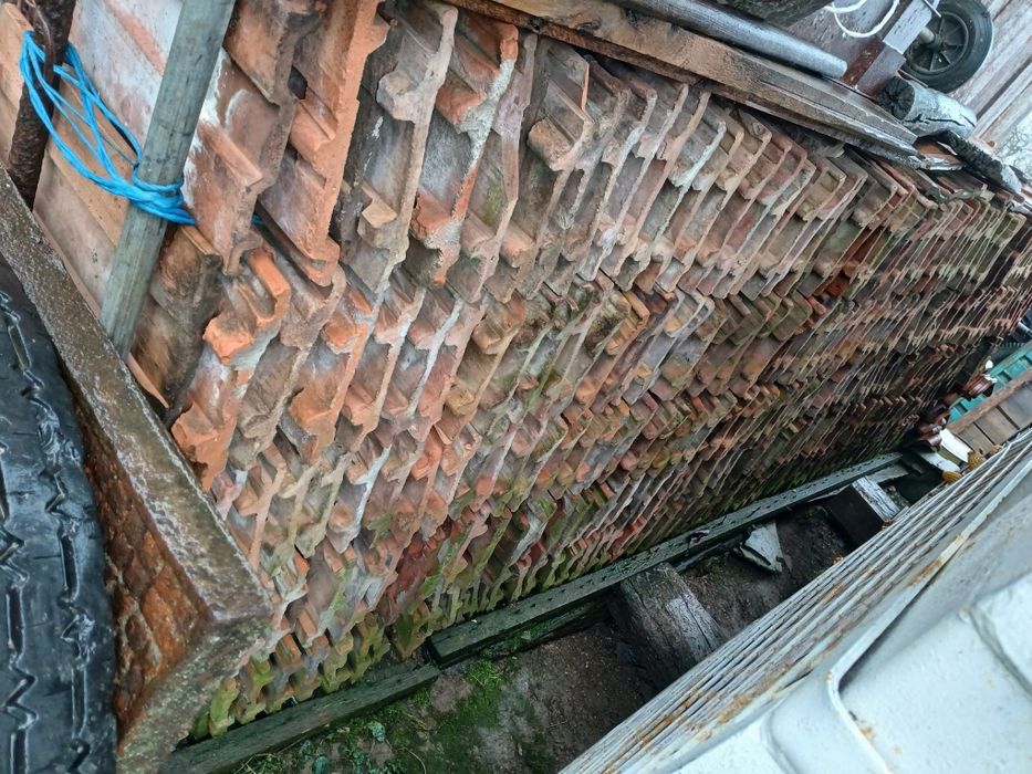 Vând  țiglă pentru învelit