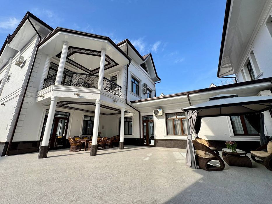 Продается Евро ЛЮКС Дом самом центре города Никитина