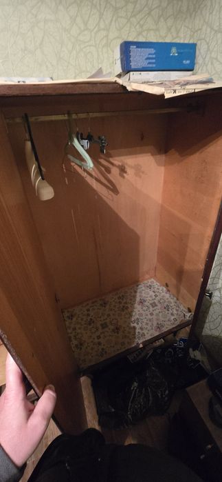 Шкаф деревянный советский