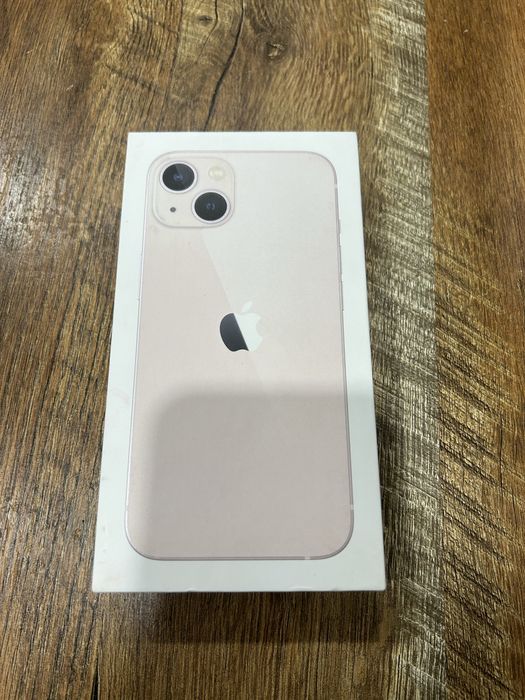 Продам Apple iPhone 13 128 ГБ Розовый