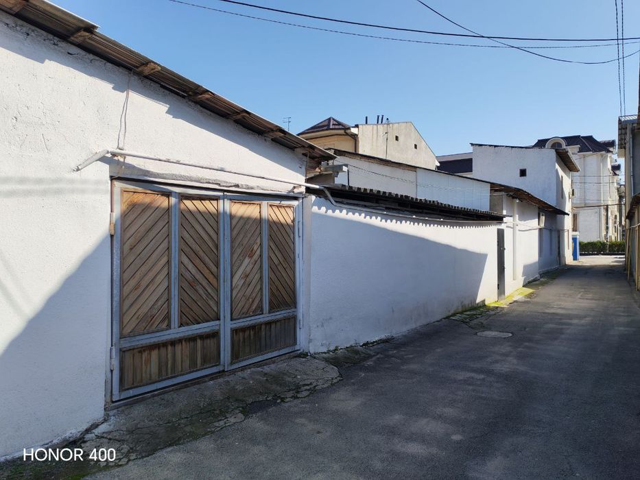 Hovli sotiladi 3,5 sotix