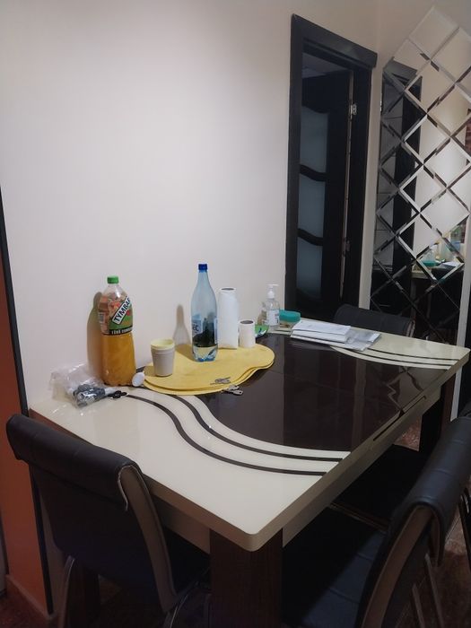 Inchiriez apartament semidecomandat - Etaj 1
