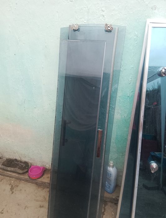 Vă d cada colt cu paravan