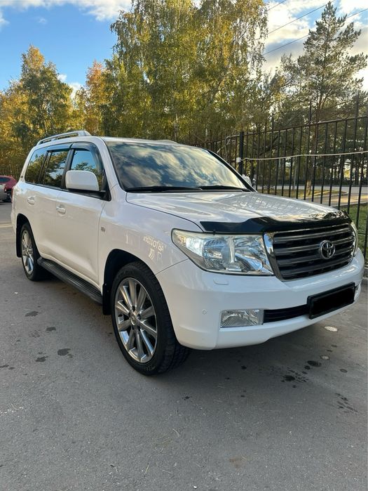 Toyota Land Cruiser 200