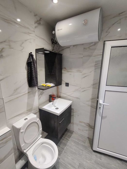 Продава се Тристаен апартамент в Пловдив, Христо Смирненски - 85 кв.м за 1706 €/кв.м - Снимка #11