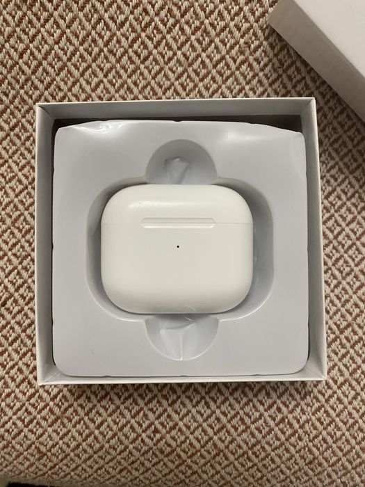 Продам наушники, подходит на IOS и Андроид