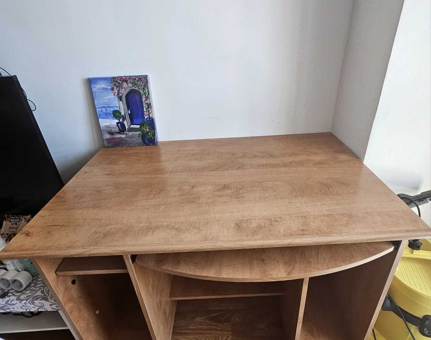 Vand birou PAL, culoarea lemnului, cu suport tastatura extensibila