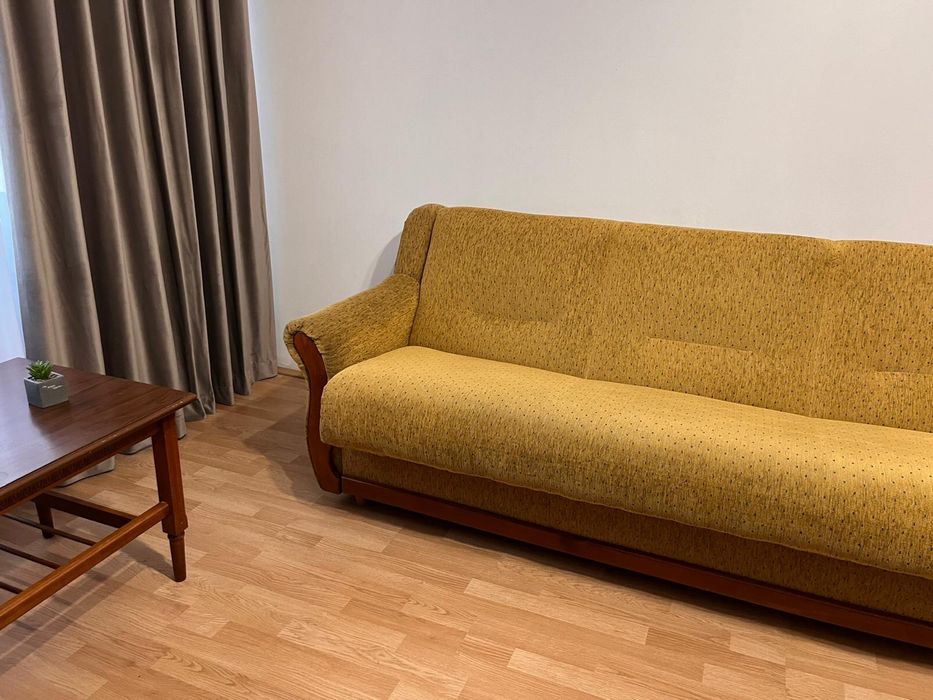 Vand canapea extensibila , plus doua fotolii