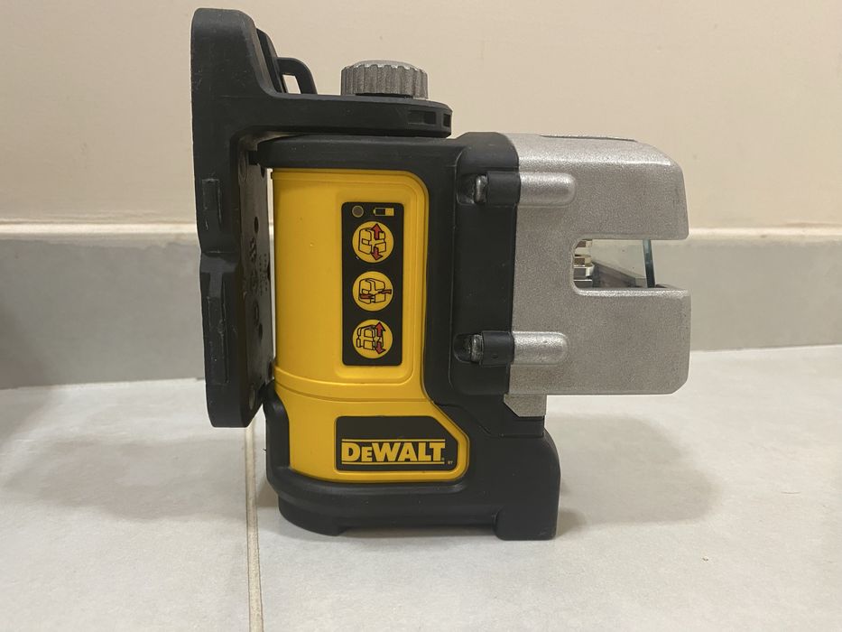 Лазерен нивелир DEWALT DW089K