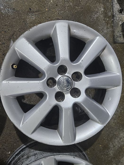 Продам диски Toyota Avensis