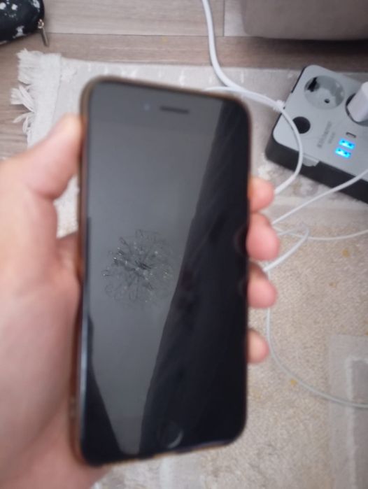 iPhone SE 2020 64гб