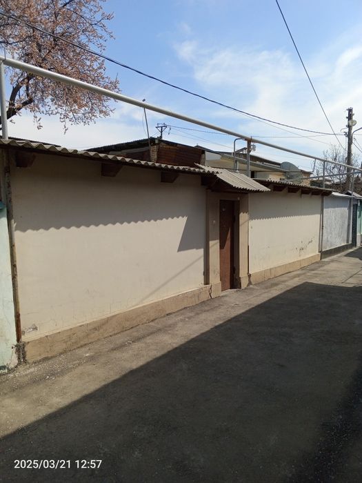 Участок продам янгиобаде возле бозара