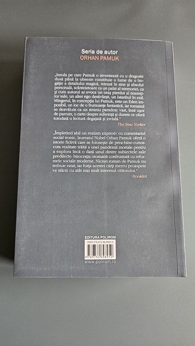 Noptile ciumei de 
Orhan Pamuk