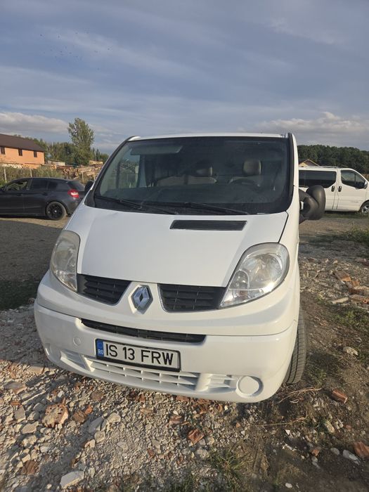 Renault Trafic 2.0 cu 3 locuri anul 2009 115 cp